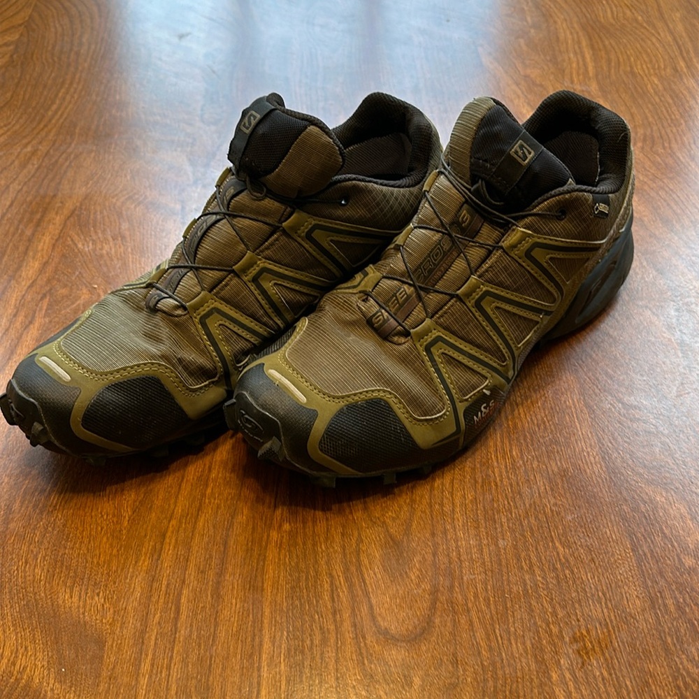 Saloman speed cross 3. Men’s size 10.5. Gently used.